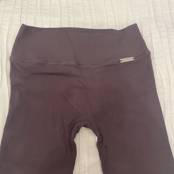 Bombshell Sportswear Taupe Seamless Set - Picture 2 of 7